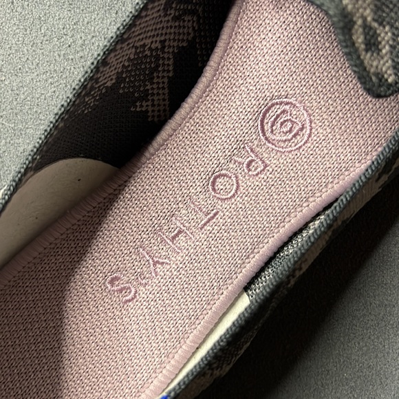 Like New Rothy's Grey Botanicamo Loafers size 9 - Picture 4 of 7